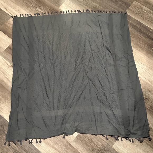 Charcoal gray cotton scarf with tassels - Picture 2 of 6